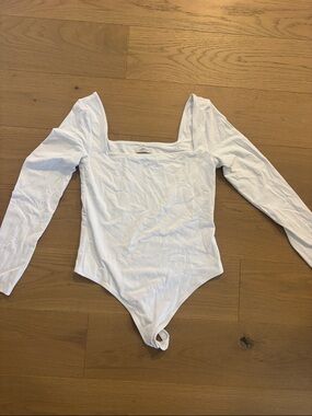 Aritzia Babaton Contour white bodysuit L